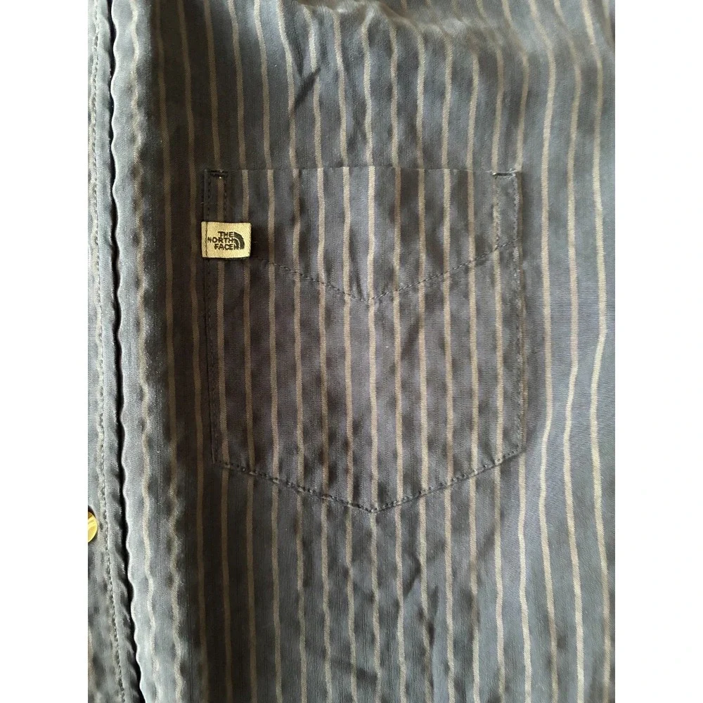 The North Face Shirt Men's Large Short Sleeve Blue White Stripe Button Up Hiking
